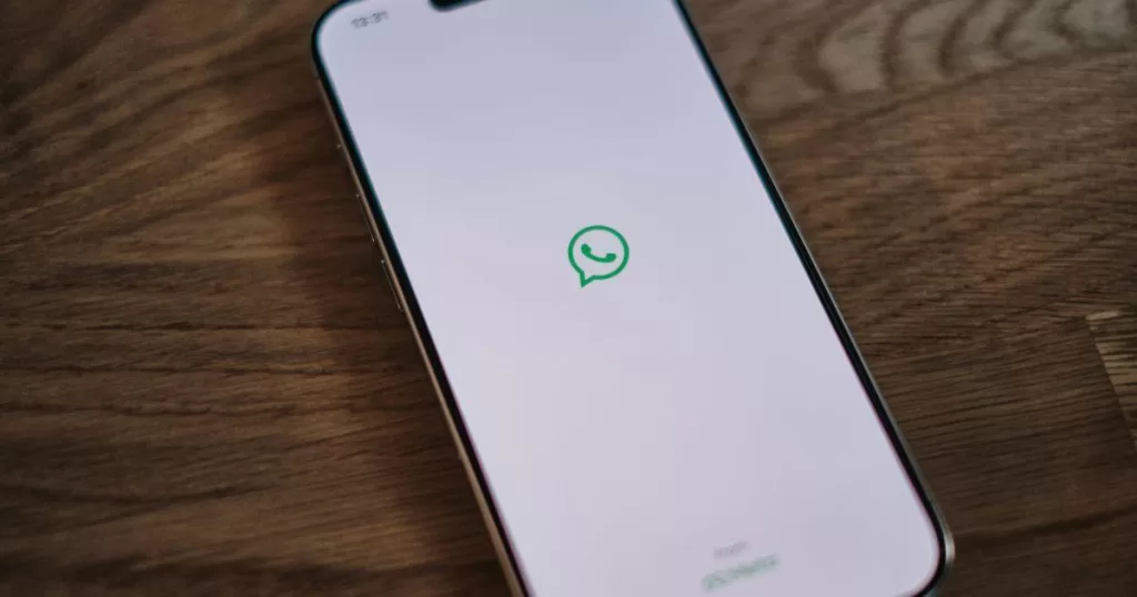 aplicativo whatsapp carregando